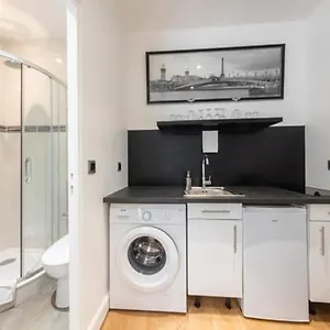 Appartement Near Eiffel Tower...cute Little, Paris